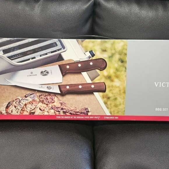 Brand New Victorinox Wood BBQ Set with Carry Case - Picture 2 of 5